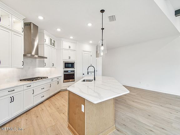 5th image of 5533 FARMHOUSE Avenue