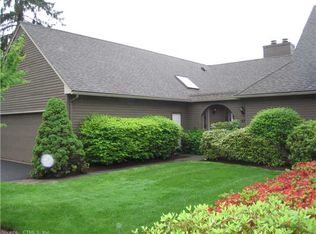 27 Saddle Rdg, Bloomfield, CT 06002