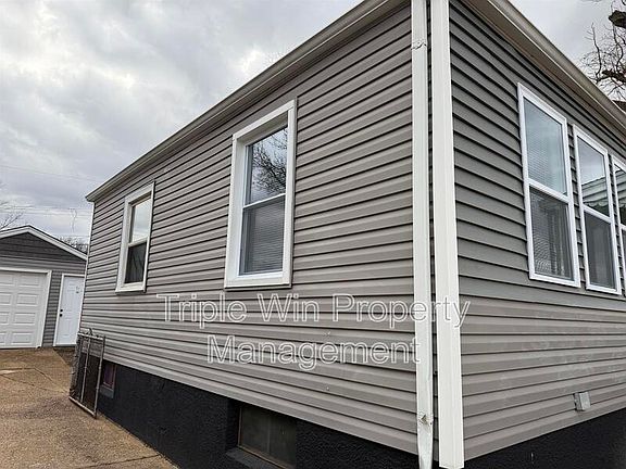3rd image of 8138 Blanchard Dr