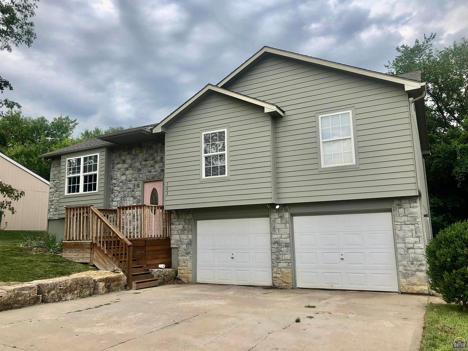 103 Twin Cedar St, Tonganoxie, KS 66086 Zillow