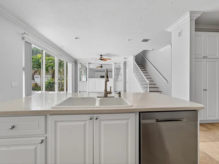 2625 E Community Dr — Photo 12