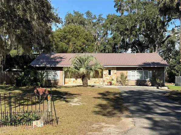 1762 SE 164th Cir, Ocklawaha, FL 32179