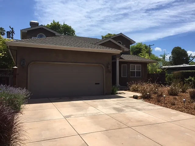 4 bed, 2135 sqft, $8,800 — Photo 2