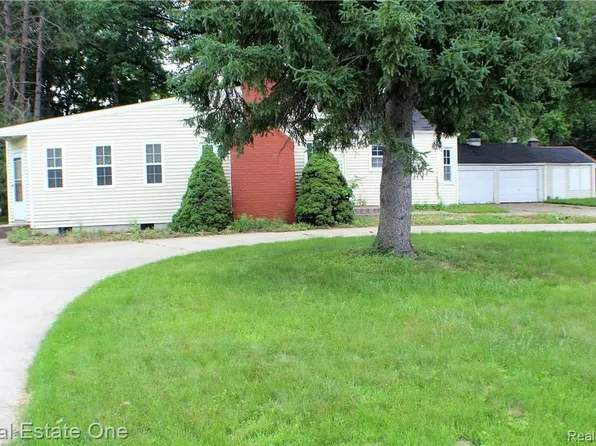22324 Charter St, Southfield, MI 48033