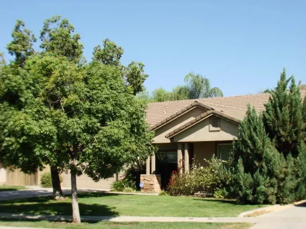 1890 W Rio Hondo Way, Hanford, CA 93230