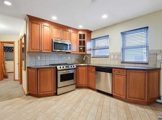 1 Virginia Dr #110A, Fair Lawn, NJ 07410