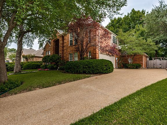2nd image of 2820 Creek Bend Dr