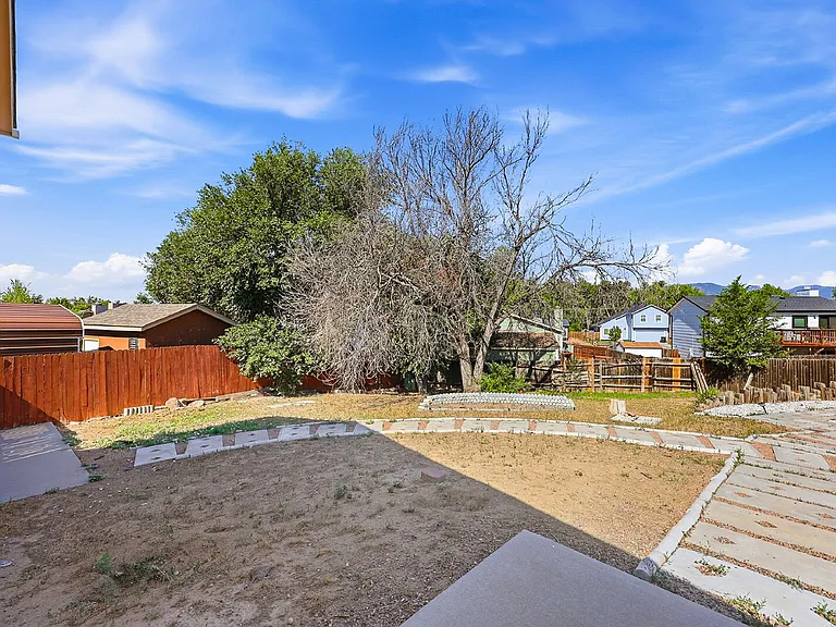 701 Autumn Pl — Photo 20