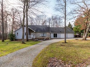 725 Braddock Rd, Farmington, PA 15437