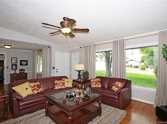 5th image of 113 Brockway Dr