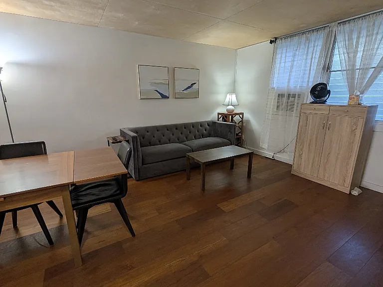 1550 Rycroft St #105 — Photo 2