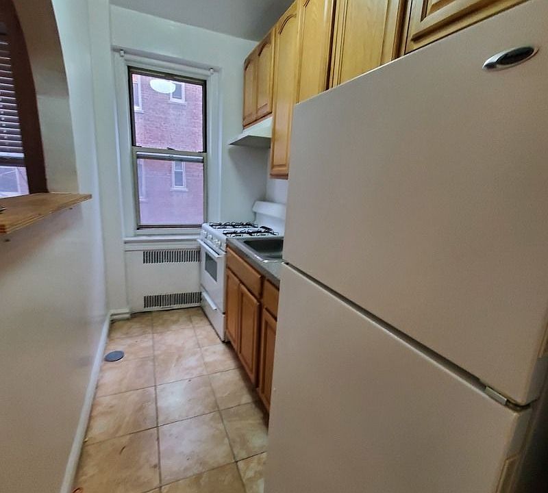 1st image of 41-35 45th St #3C3