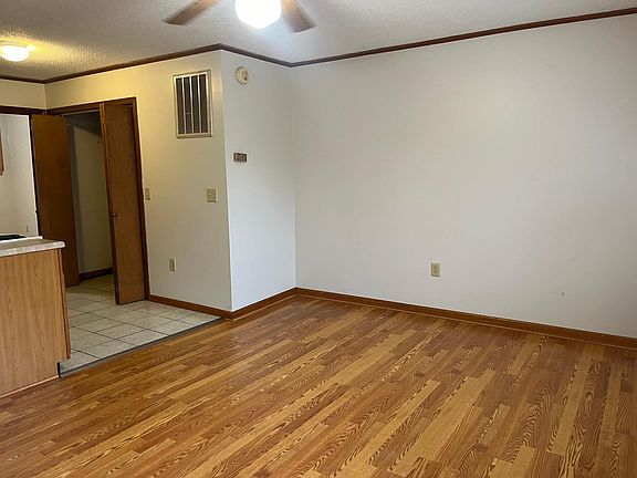4th image of 812 E Maple St #4