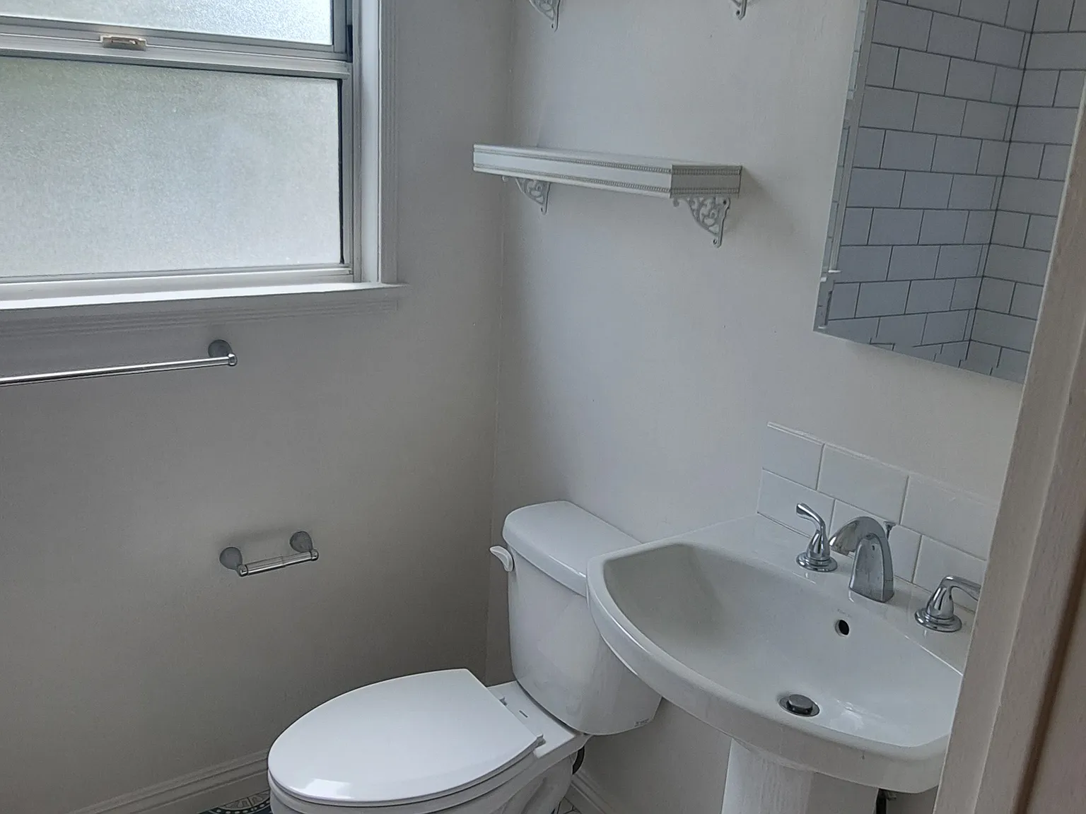 2 bed, 900 sqft, $3,695 — Photo 4