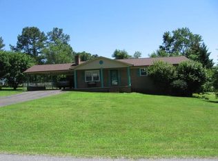 215 Pinecrest Ct, Taylorsville, NC 28681