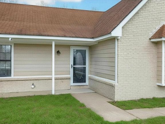 3rd image of 1368 Mathis Rd