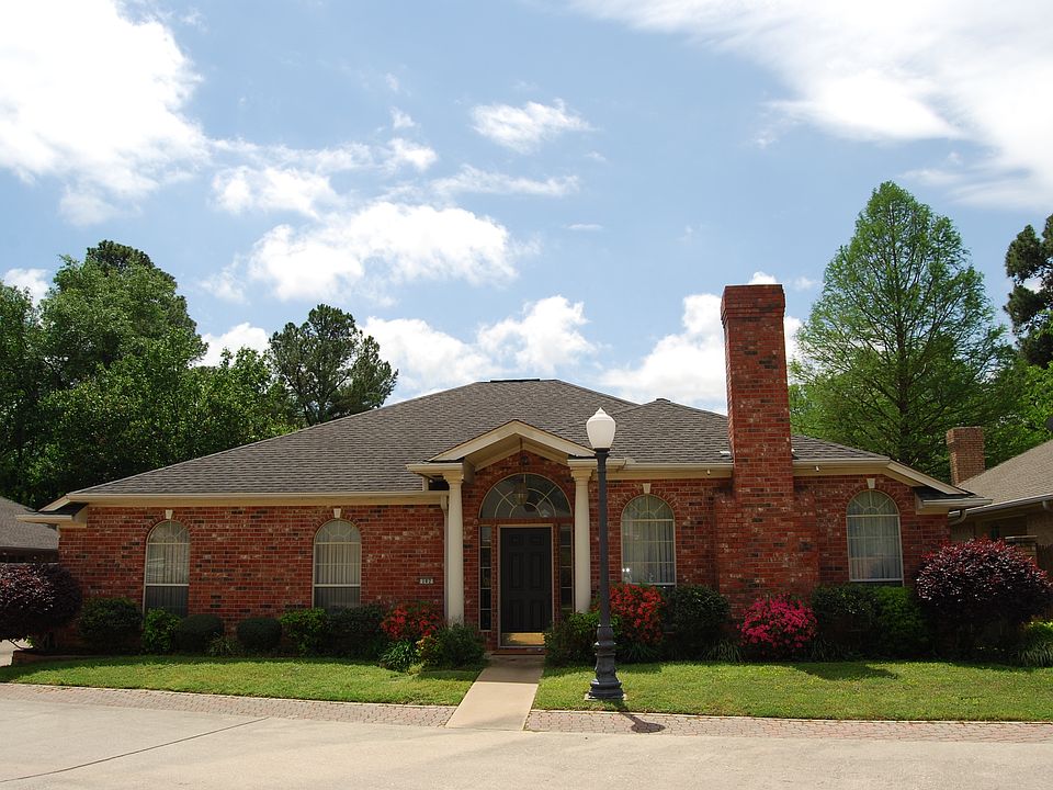 1st image of 102 Village Green Dr