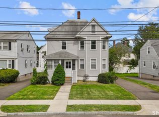 70 Lancaster Rd, West Hartford, CT 06119