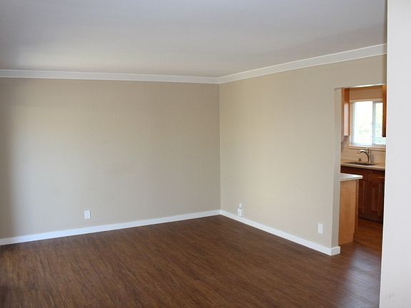 2nd image of 460 Studio Cir APT 6