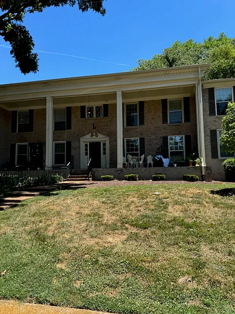 1 bed, 725 sqft, $1,699 — Photo 2