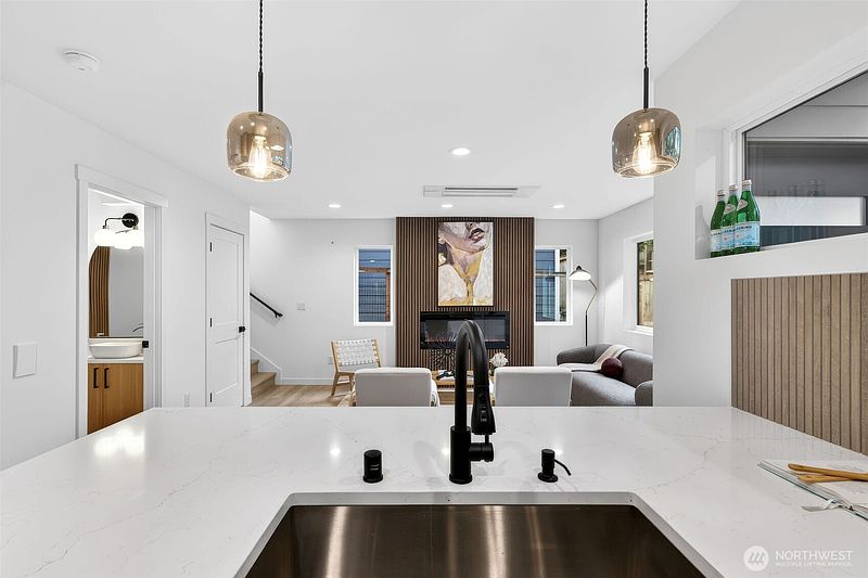 4th image of 8510 15th Avenue NE