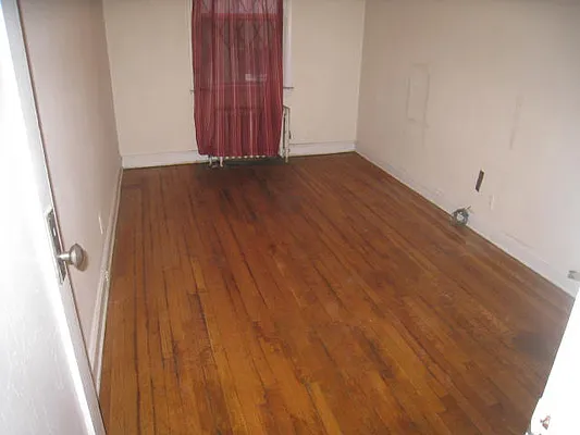 Rented by Alexiou Realty | media 1