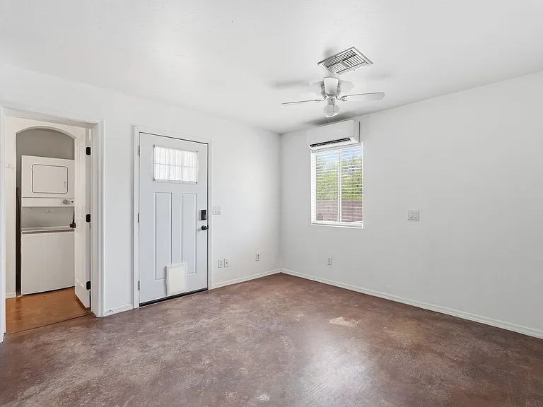 1226 E. Elm St. — Photo 12
