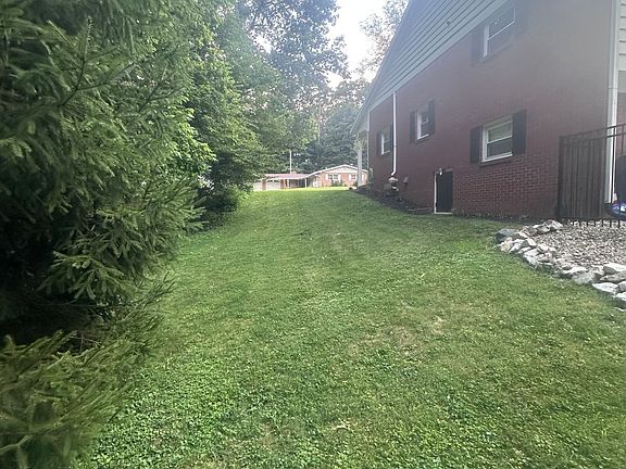 5th image of 2 Locust Hill St