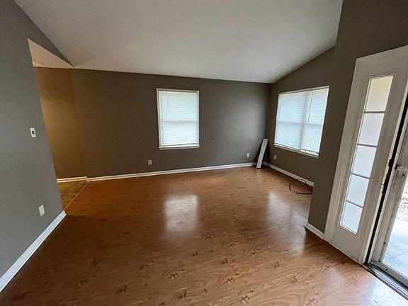 2nd image of 504 Applegrove Dr