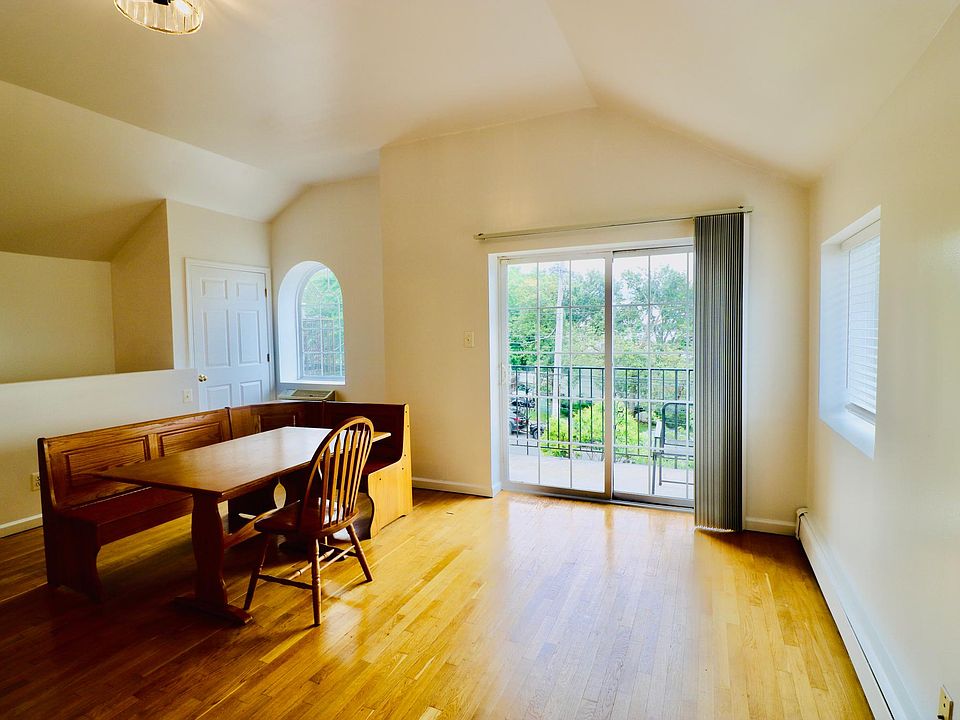 1st image of 2901 Schurz Ave APT 3