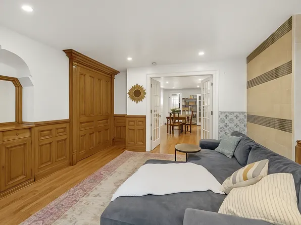 697 Jefferson Avenue image 12 of 22