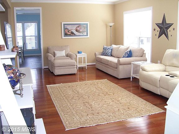3rd image of 316 Bridgewater Cir