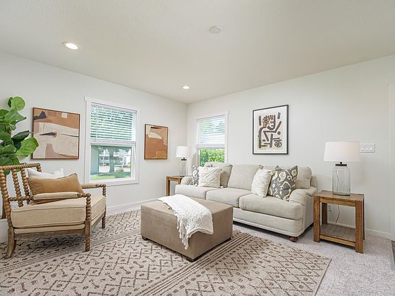 3rd image of 604 El Arroyo Place