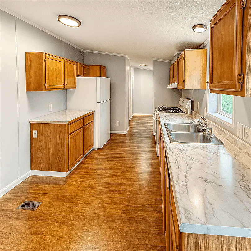3 bed, 1200 sqft, $1,600 — Photo 2
