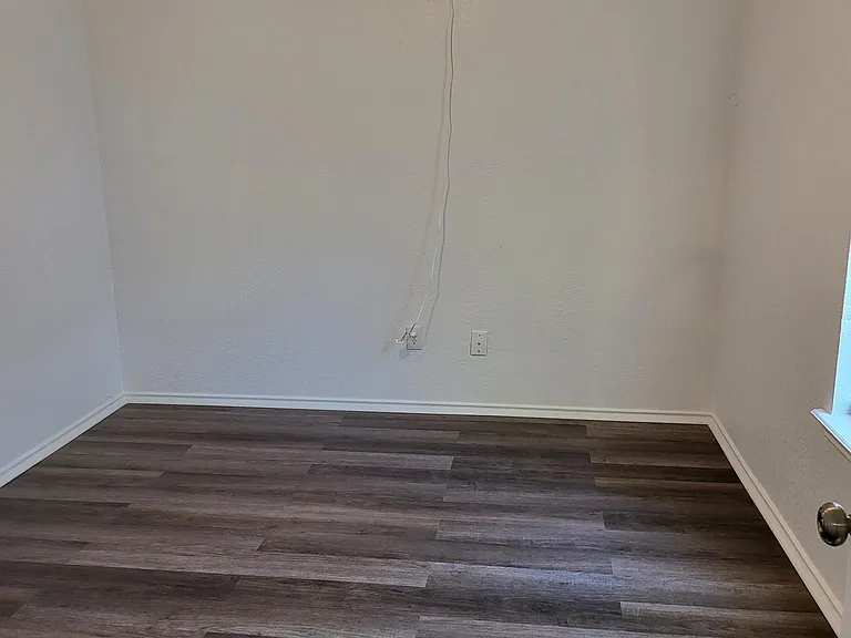 608 Vermont St — Photo 10