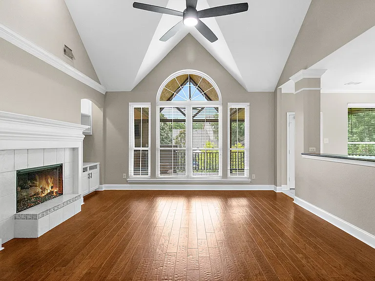 202 Stone Hollow Ct — Photo 8