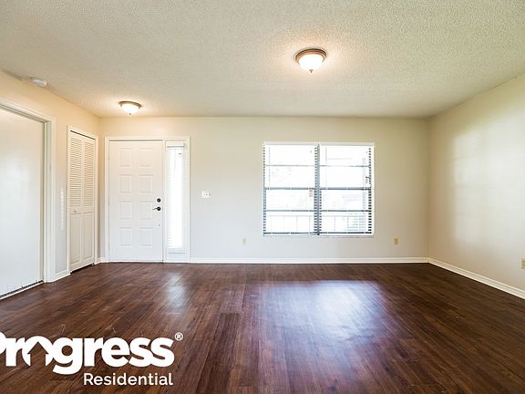 3rd image of 364 Fairgreen Pl