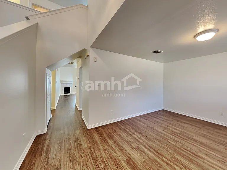 3933 Evergreen Ct — Photo 8