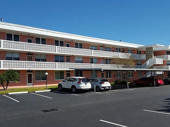 2nd image of 4715 Bay St NE APT 319