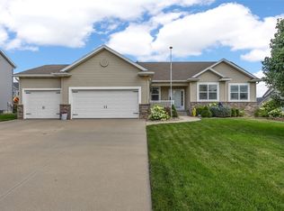 1364 Lindenbrook Ln, Marion, IA 52302