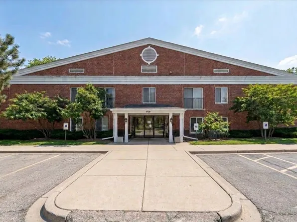 800 Ridge Rd APT 117, Wilmette, IL 60091