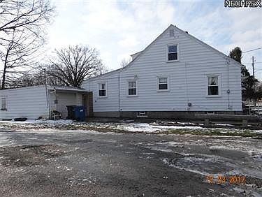 2nd image of 558 E 41st St