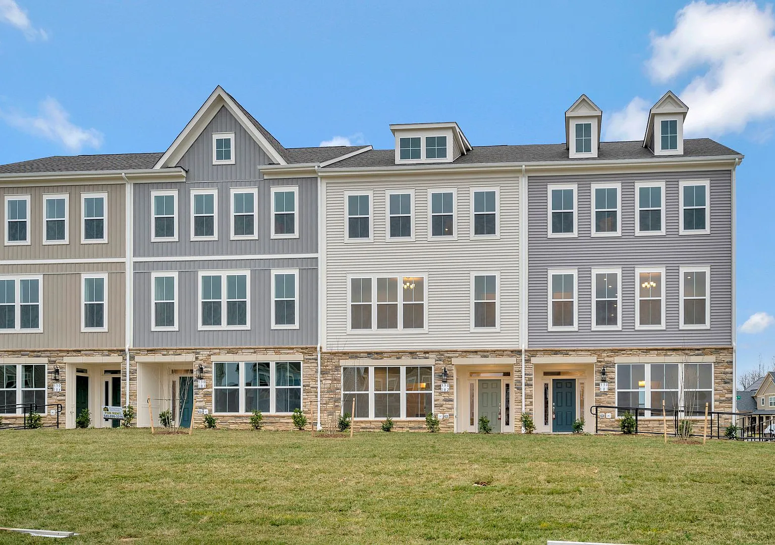 Great Townhome in Embrey Mill — Photo 1