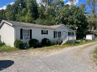 7914 High Oak Rd, Pound, VA 24279