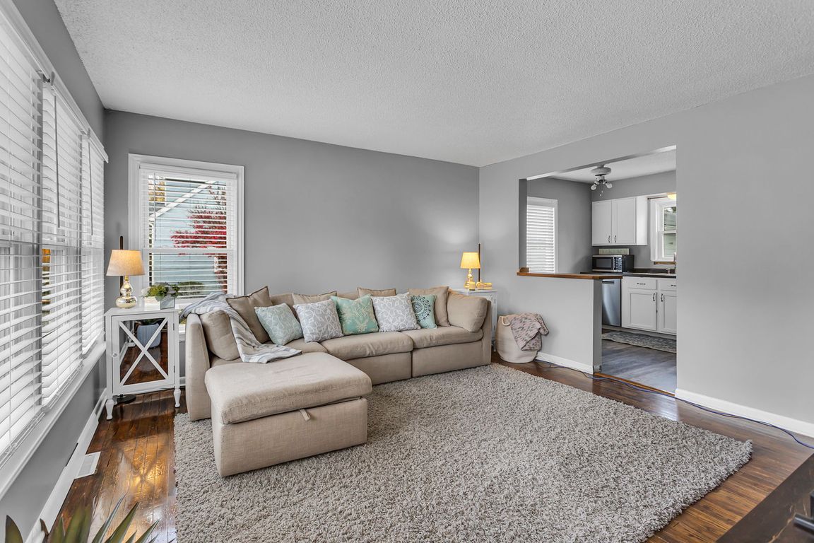 next background image