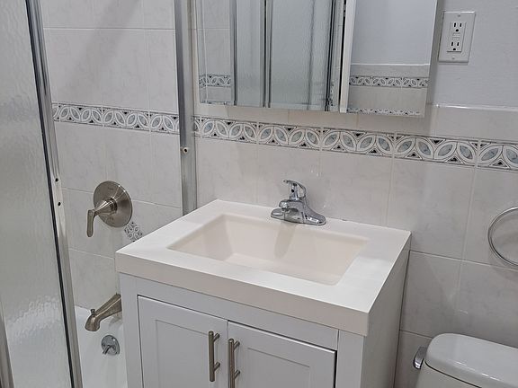 4th image of 216 W 100th St APT 100
