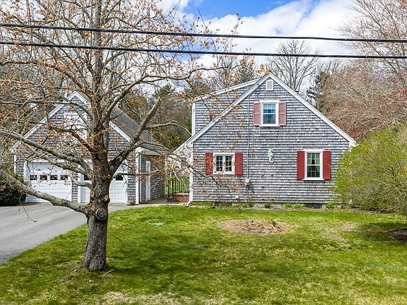2nd image of 10 Old Mattapoisett Neck Rd