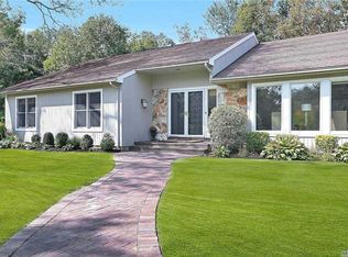 3 Bradley Ct, Syosset, NY 11791