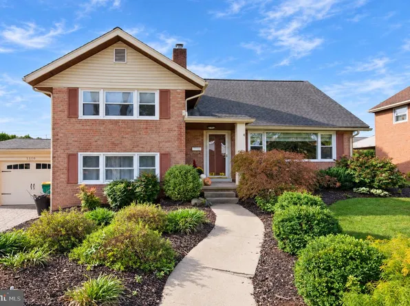 1110 Dogwood Dr, West Lawn, PA 19609