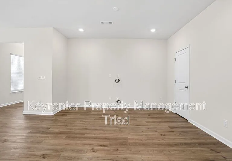 4009 Beckton Trl — Photo 35